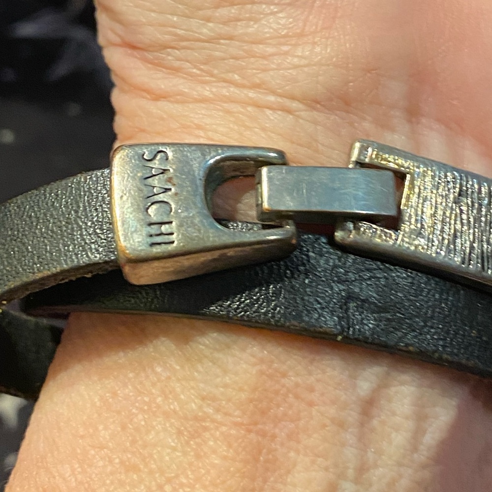 EUC SAACHI wrap bracelet,black leather band,pewter loop buckle - Picture 6 of 8